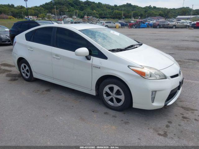  Salvage Toyota Prius
