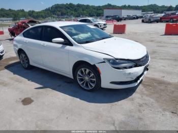  Salvage Chrysler 200