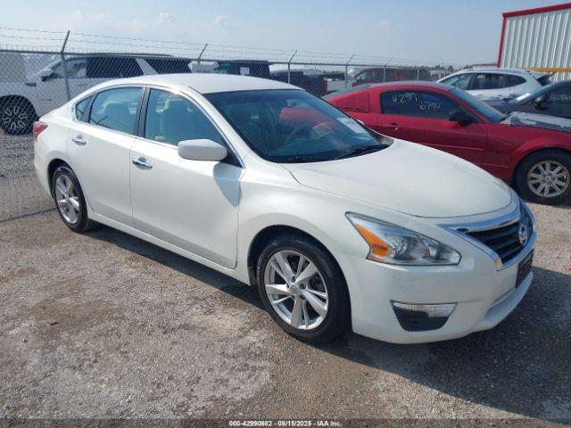  Salvage Nissan Altima