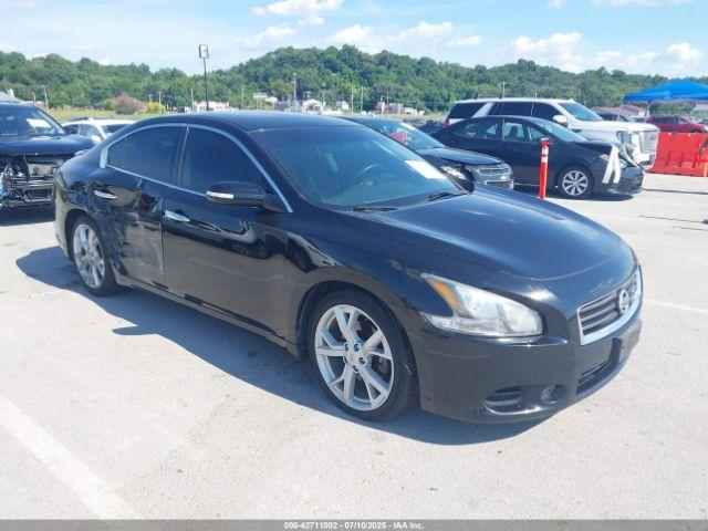  Salvage Nissan Maxima