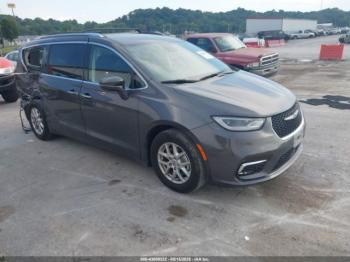  Salvage Chrysler Pacifica