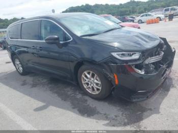  Salvage Chrysler Pacifica