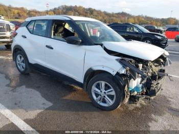  Salvage Nissan Kicks