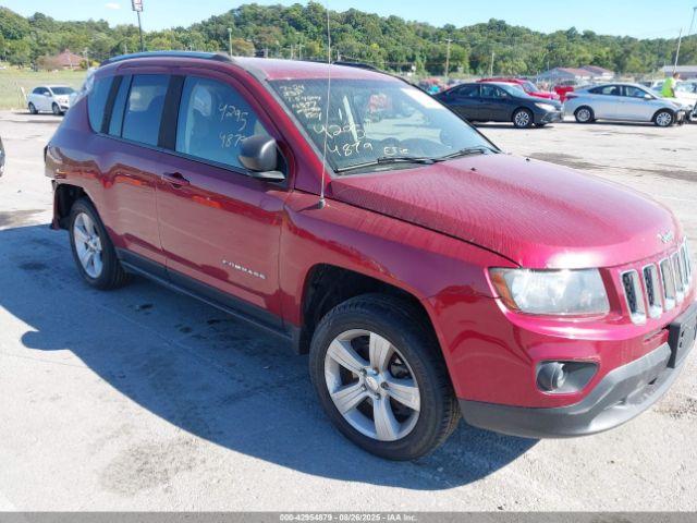  Salvage Jeep Compass