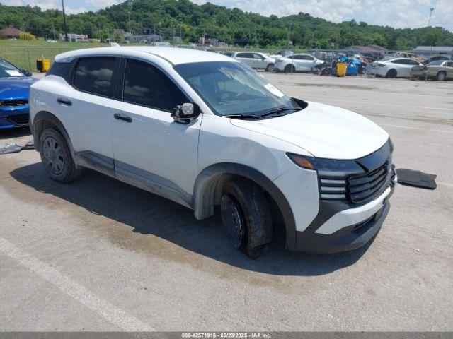  Salvage Nissan Kicks