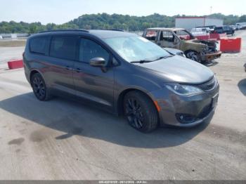  Salvage Chrysler Pacifica