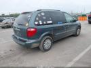 Chrysler Town & Country Image 8