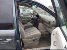 Chrysler Town & Country Image 10