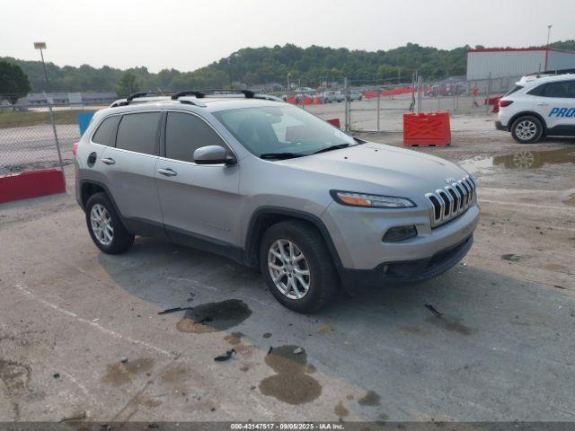  Salvage Jeep Cherokee
