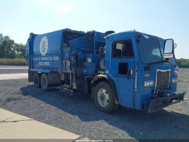  Salvage Peterbilt 320