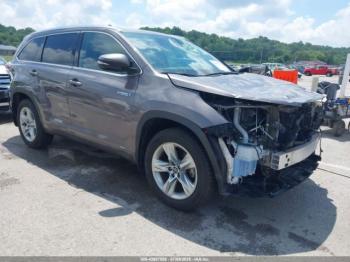  Salvage Toyota Highlander