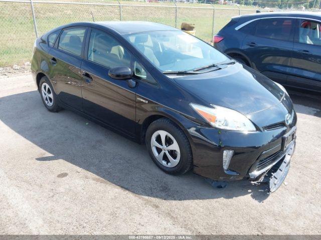  Salvage Toyota Prius