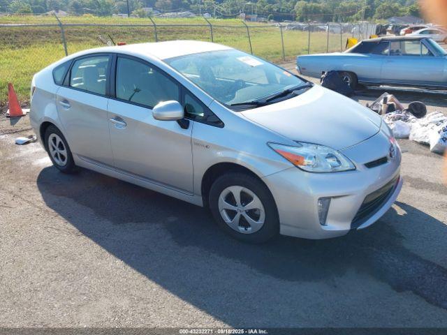  Salvage Toyota Prius