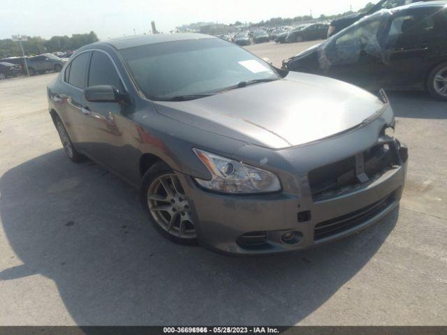  Salvage Nissan Maxima