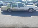 Lincoln Towncar Image 8