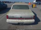 Lincoln Towncar Image 15