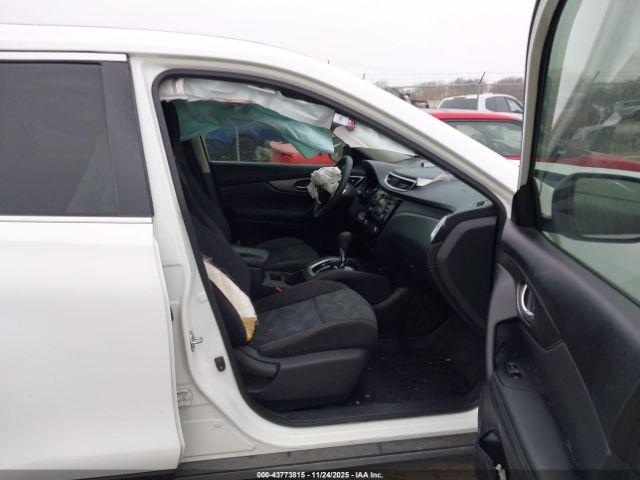 Nissan Rogue S Image 4