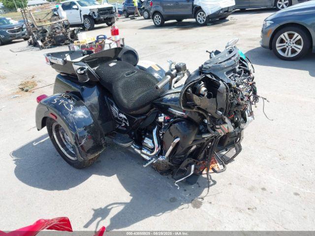  Salvage Harley-Davidson Flhtcutg