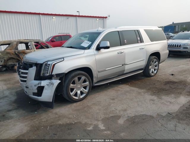 Cadillac Escalade Luxury Image 2