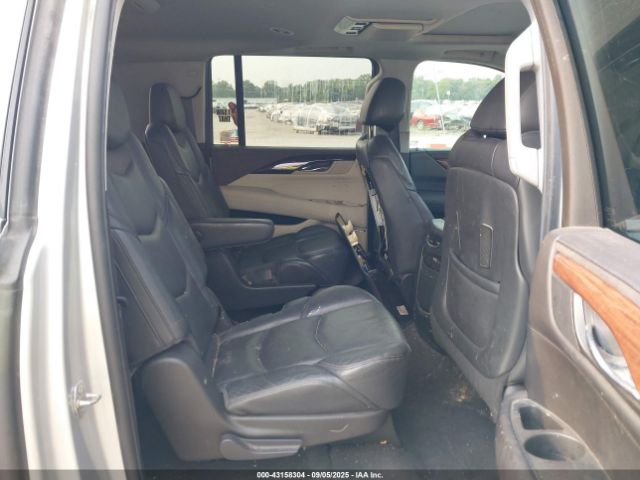 Cadillac Escalade Luxury Image 14