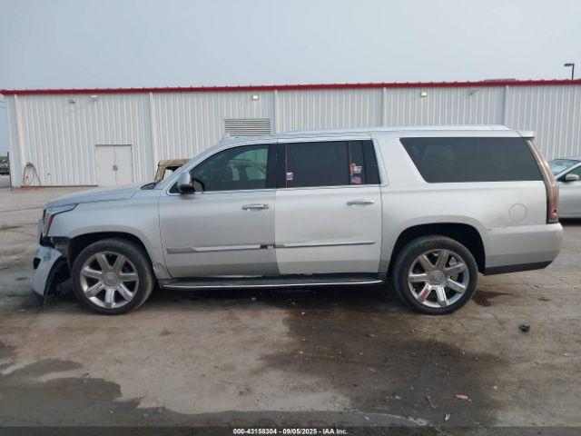 Cadillac Escalade Luxury Image 15