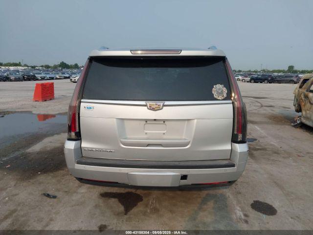 Cadillac Escalade Luxury Image 17