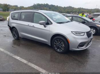  Salvage Chrysler Pacifica