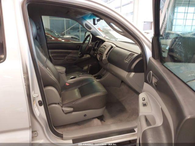 Toyota Tacoma Base V6 Image 2