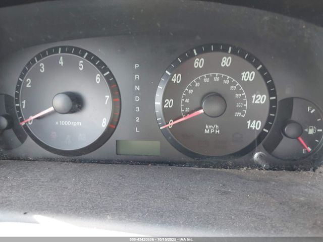 Hyundai ELANTRA Image 10