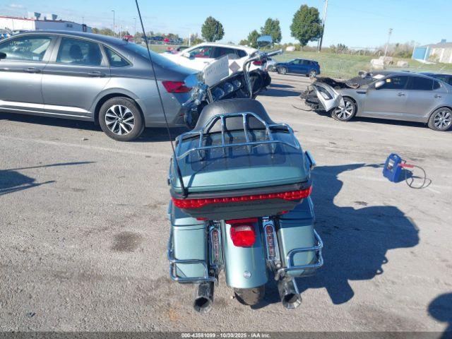 Harley-Davidson Flhtk Image 11