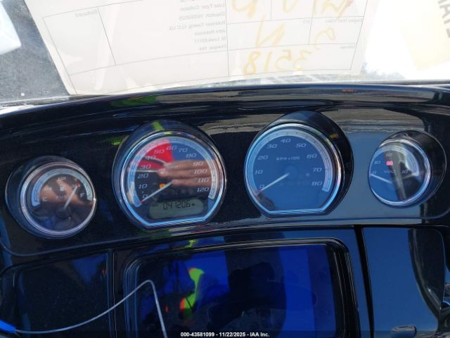 Harley-Davidson Flhtk Image 7