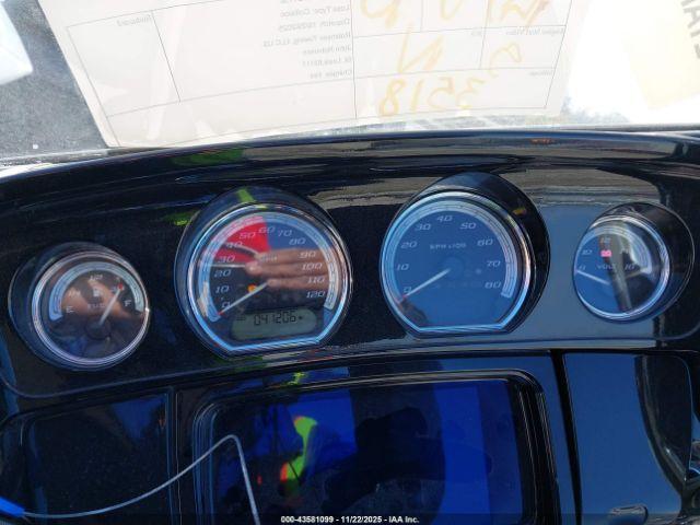 Harley-Davidson Flhtk Image 7