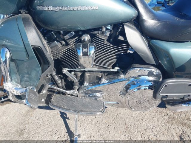 Harley-Davidson Flhtk Image 6