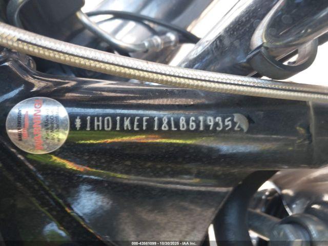 Harley-Davidson Flhtk Image 12