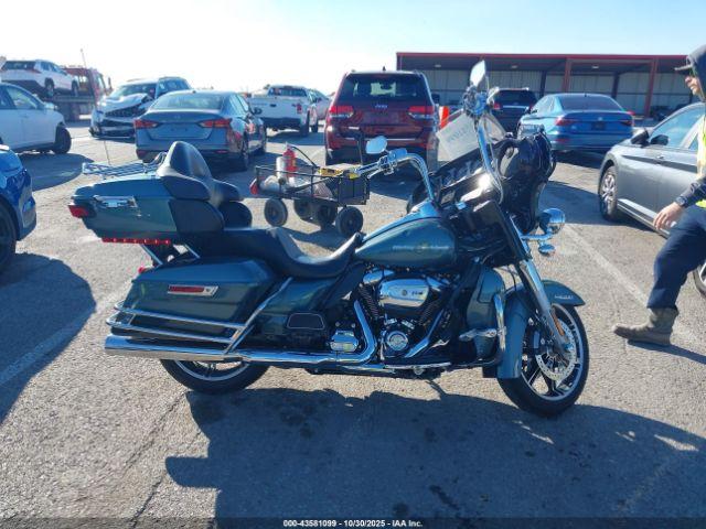 Harley-Davidson Flhtk Image 13