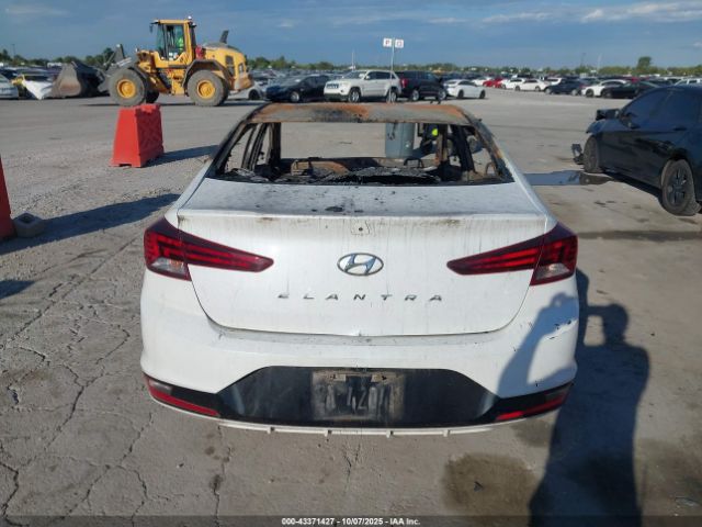 Hyundai ELANTRA Value Edition Image 13