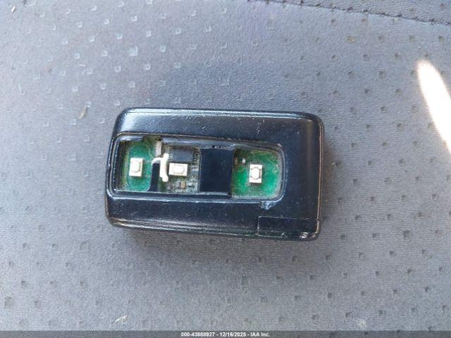 Toyota Prius Image 11