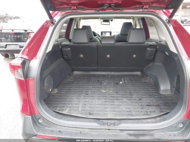 Toyota RAV4 Limited Image 17
