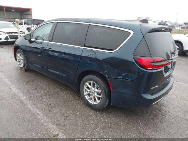 Chrysler Pacifica Select Image 2