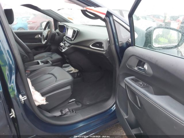 Chrysler Pacifica Select Image 5