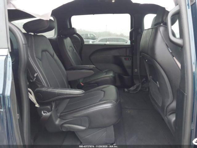 Chrysler Pacifica Select Image 9