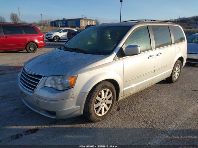 Chrysler Town & Country Touring Image 2