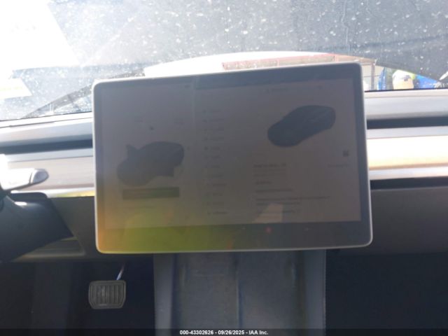 Tesla Model 3 Long Range Dual Motor All-wheel Drive Image 11