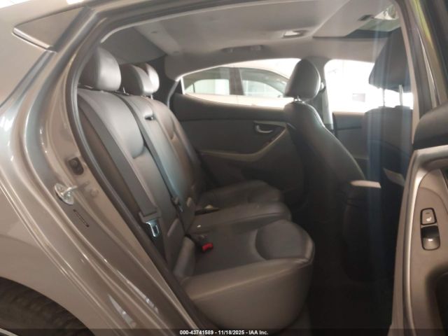 Hyundai ELANTRA Limited Image 5