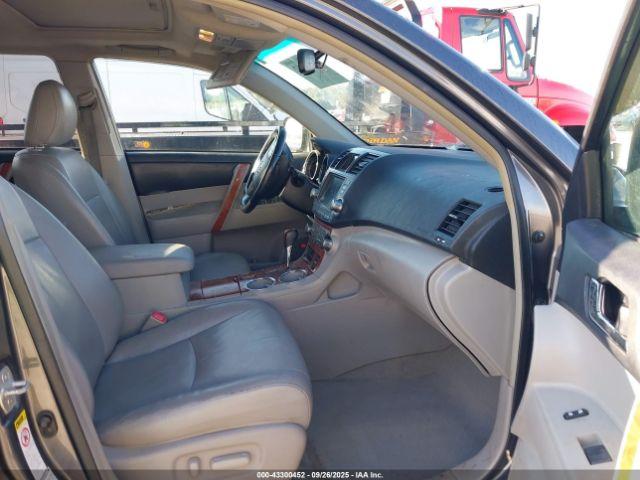 Toyota Highlander Limited V6 Image 5