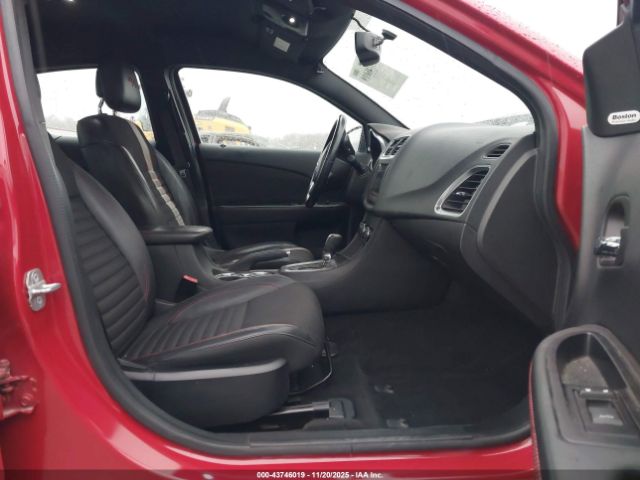 Dodge Avenger Image 16