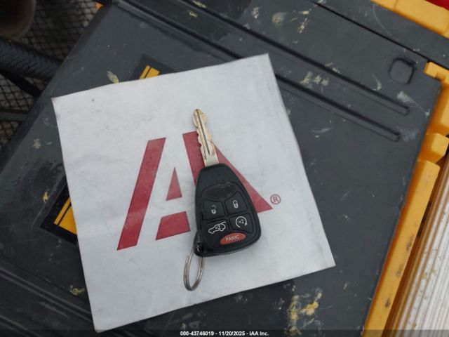 Dodge Avenger Image 8