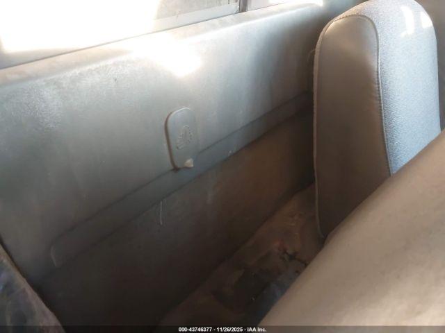 Chevrolet Silverado 1500 Work Truck Image 15