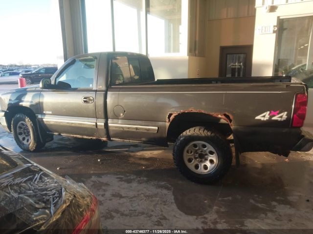 Chevrolet Silverado 1500 Work Truck Image 7