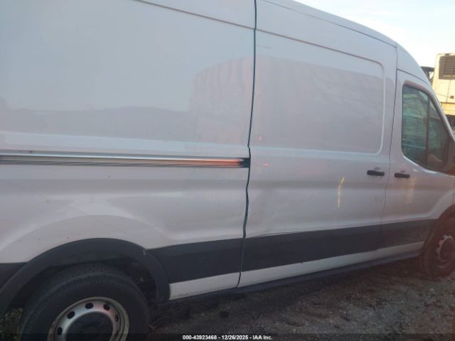 Ford Transit Image 11
